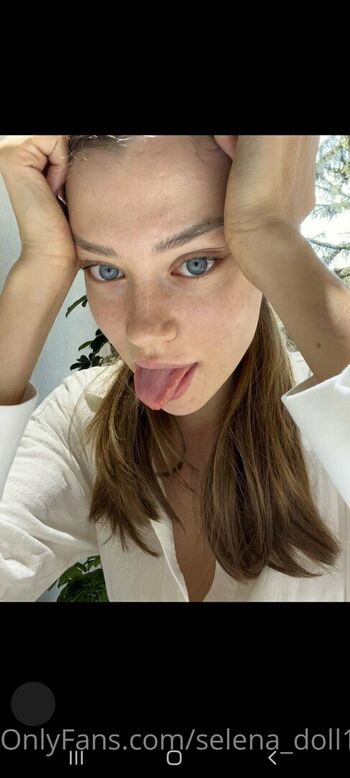 selena_doll1