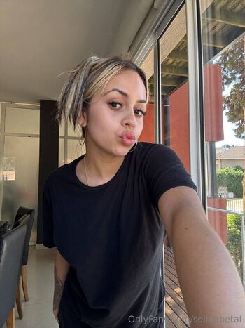 selinapetal