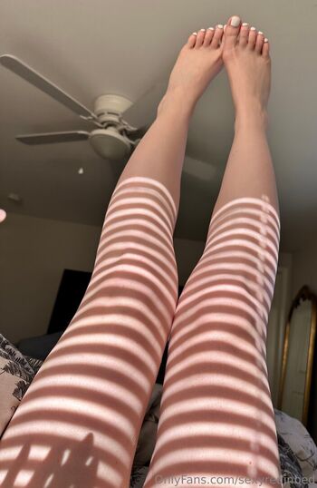 sexyredinbed