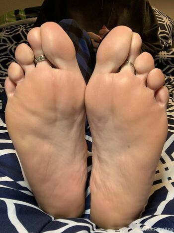 sexysweetfeeta1