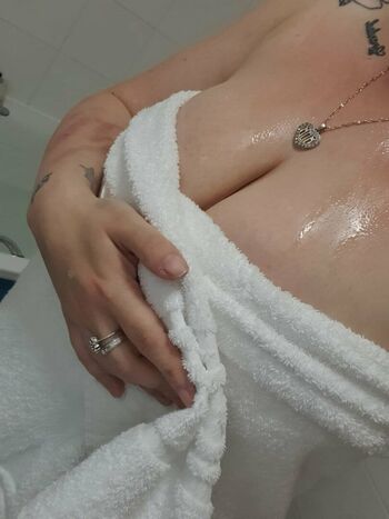 She's Selling Nudes