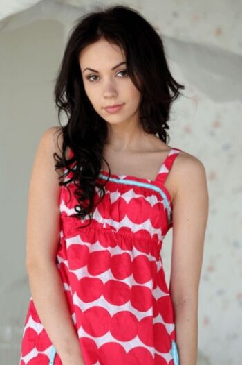 Sheri Vi