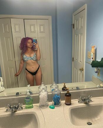 shirley_curly_