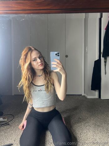 shybymoonlight