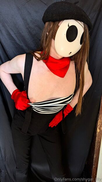 shygal_lilly
