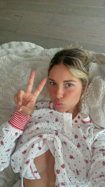 sierraaaskyee