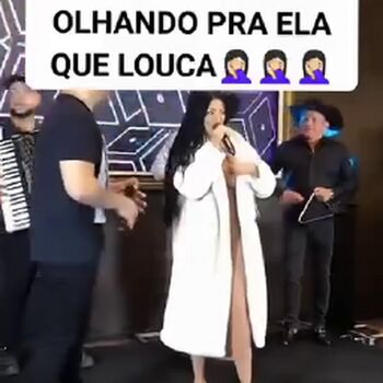 Simone E Simaria