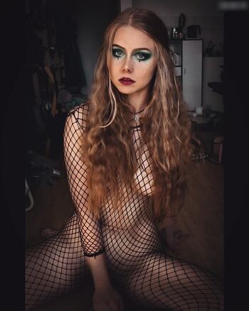 Sira Busch (omnomnomknusper)