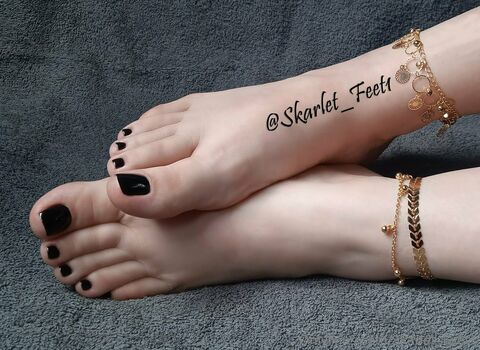 skarlet_feet1