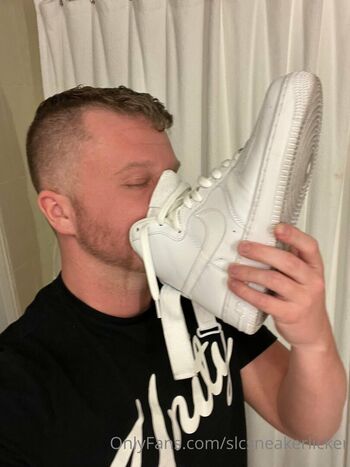 slcsneakerlicker