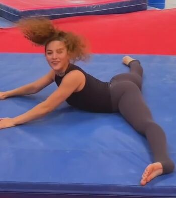 Sofie Dossi