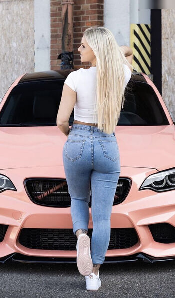 Stefanie Sutton