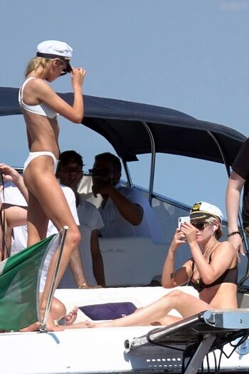 Stella Maxwell