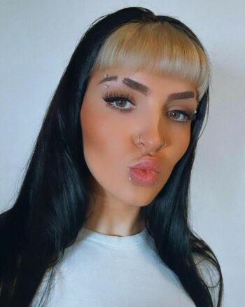 Steph De Lander