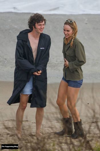 Suki Waterhouse