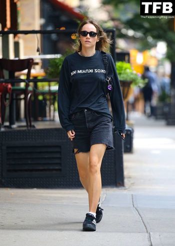 Suki Waterhouse