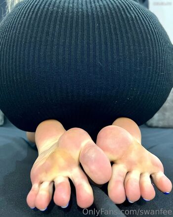 Swanfeet