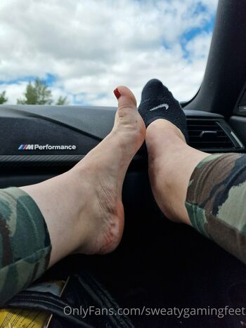 sweatygamingfeet