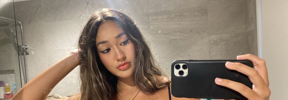 Teleaxostunning Aussie