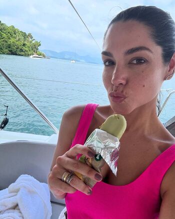 Thais Fersoza