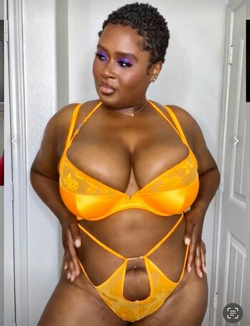 thelingerielounge