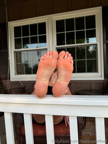 thequeeoffeet