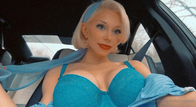 TheRealPinuppixie