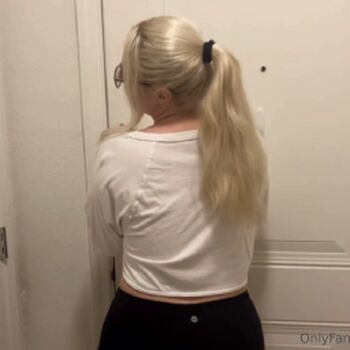 Theroseypawg