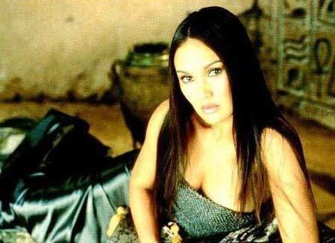Tia Carrere