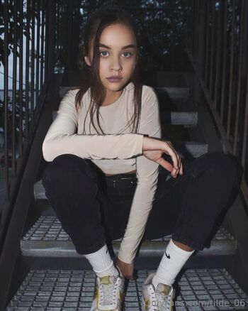 tilde_06