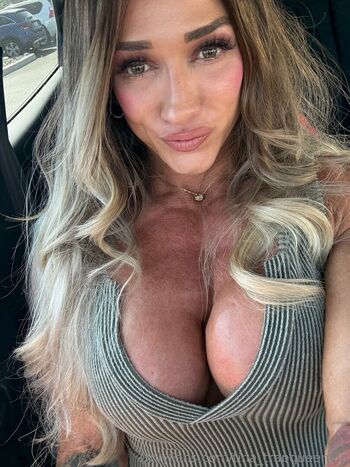 tina_trapqueenvip