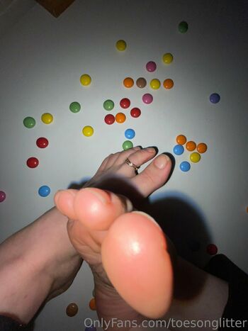 toesonglitter
