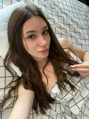 tori_hayes