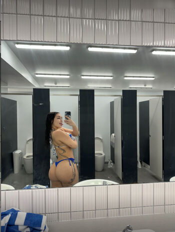 Tyla urgirltylaxx