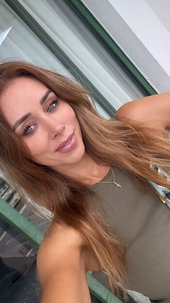 Una Healy
