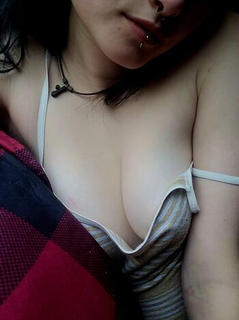 unh0lyvixen_18