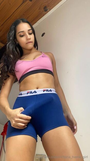 victoria_home_girl