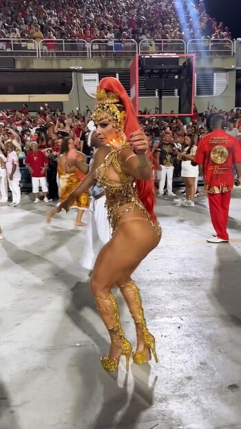 Viviane Araujo