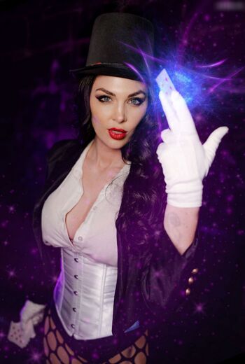 WatchGirlsPlay