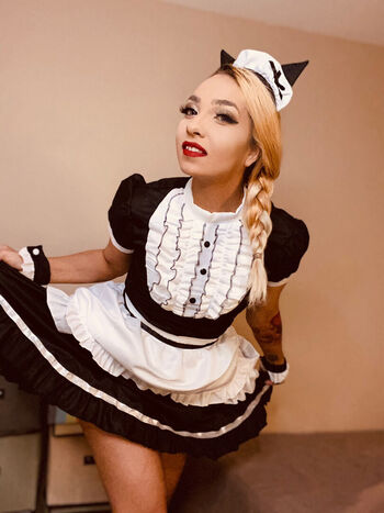 WatchGirlsPlay
