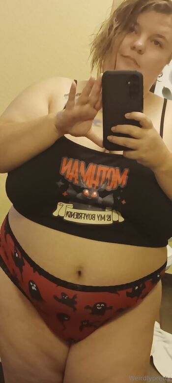 weirdlypretty666