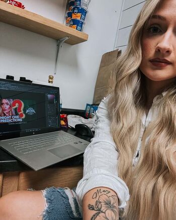 WheezyBlonde