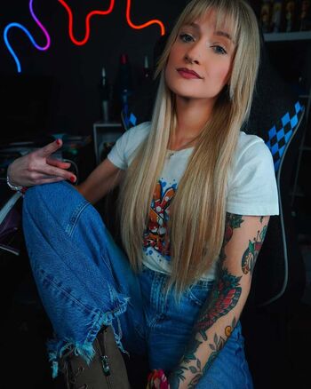 WheezyBlonde