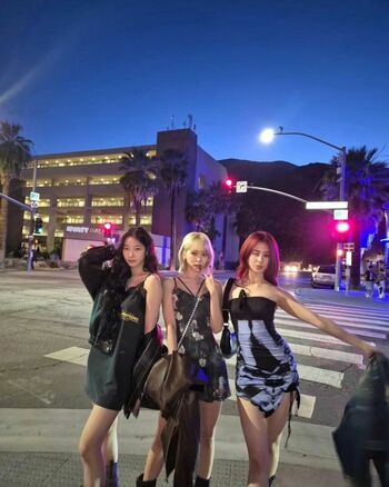 WomenK-pop
