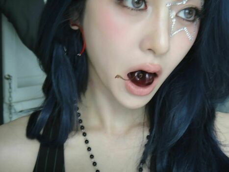 WomenK-pop
