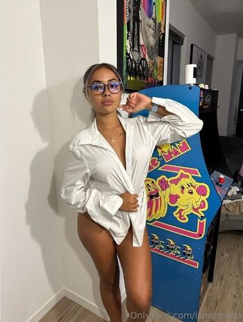 Ximena Saenz