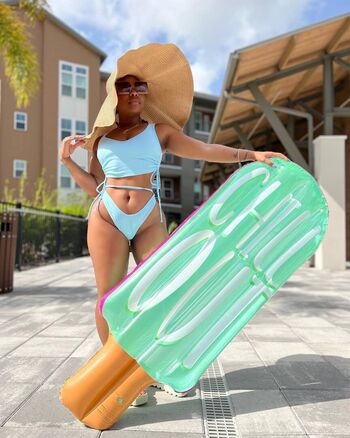 Xwimnelove