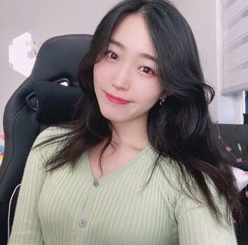 Yoojin