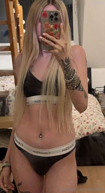 YourbigsisterStina