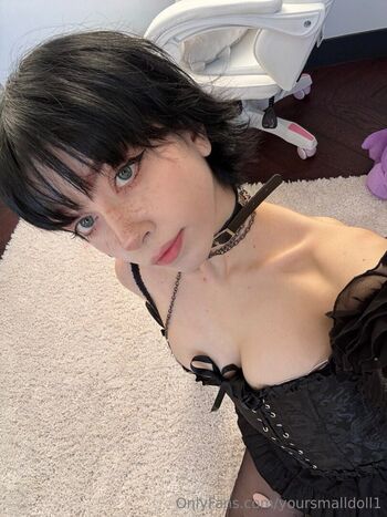 yoursmalldoll1